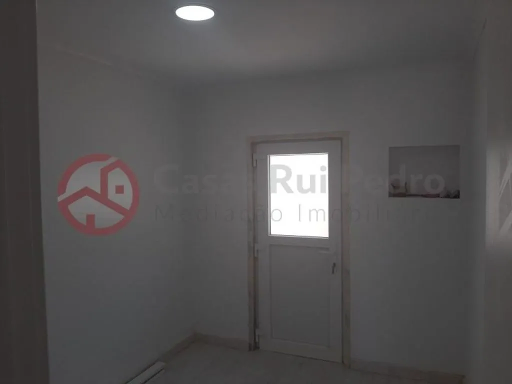 Esik - Refurbished House with Patio in Casalinho da Ajuda