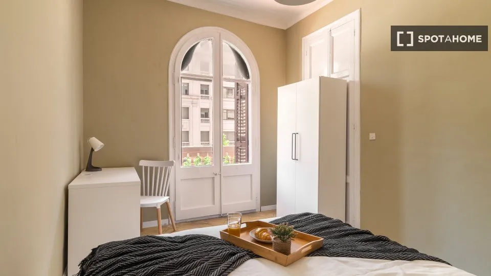 Chambres - Shared Flat with 6 Rooms in L'Antiga Esquerra
