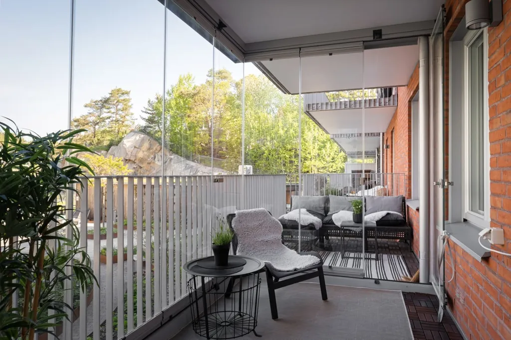 Rõdu - Three-Room Apartment with Two Balconies in Hovås