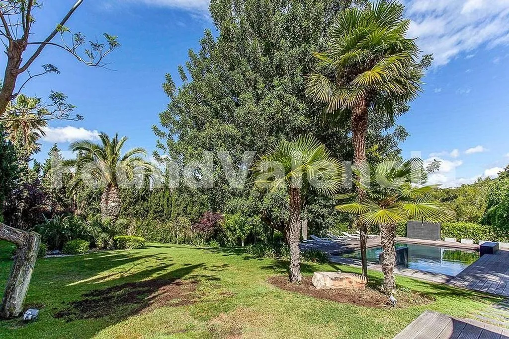 Piscine - Reformed Mediterranean Villa with Pool in El Bosque