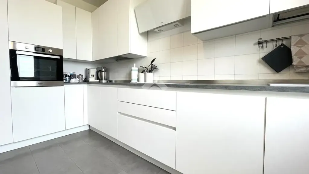 Köök - 3-Bedroom Apartment with Balcony in Cotignola