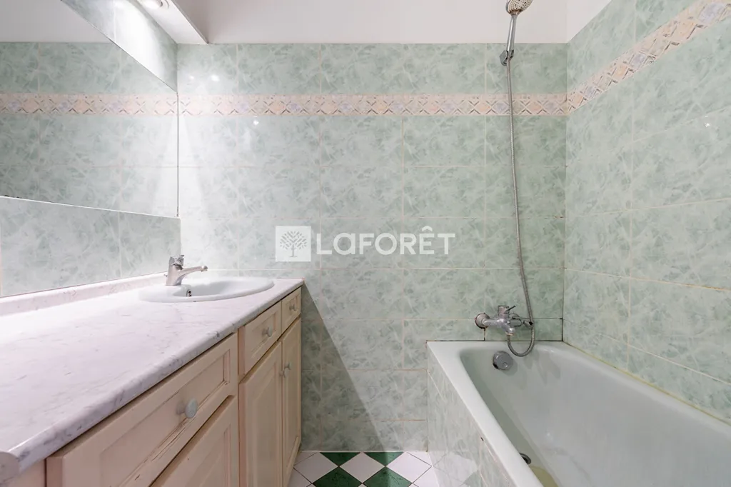 Vannitoad - Charming Flat with Sky View in 9th Arrondissement