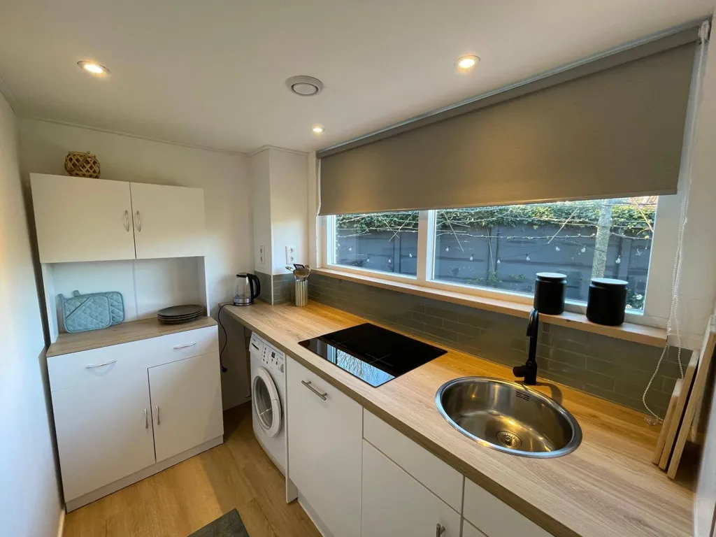 Kitchen - Detached Studio with Private Entrance in Heerhugowaard