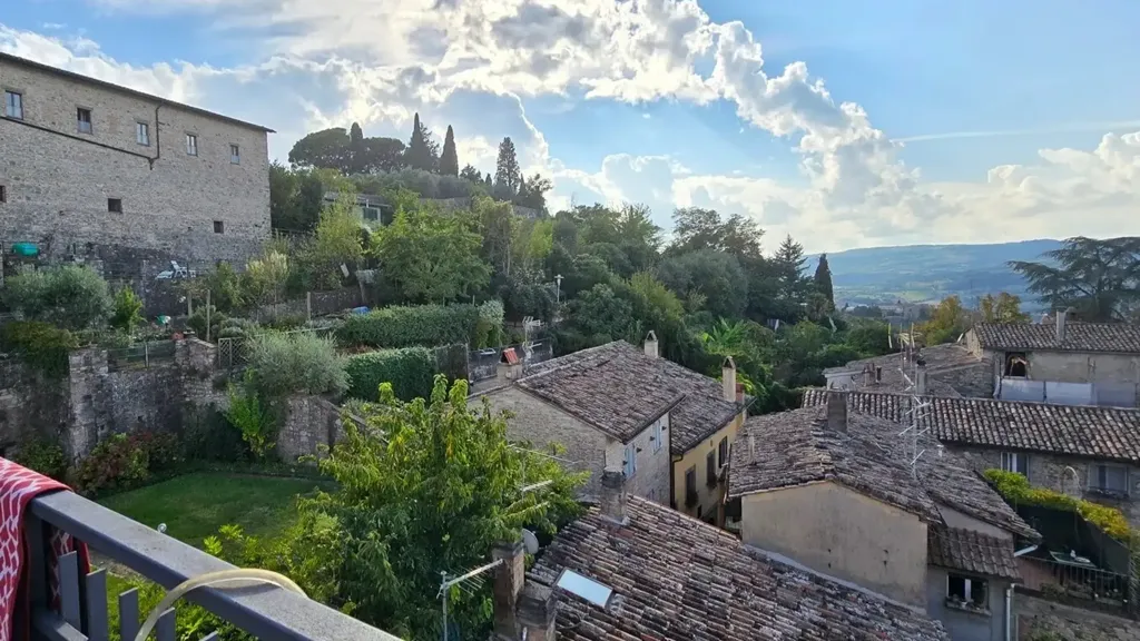 Rõdu - Historic Apartment with Panoramic Terrace in Todi