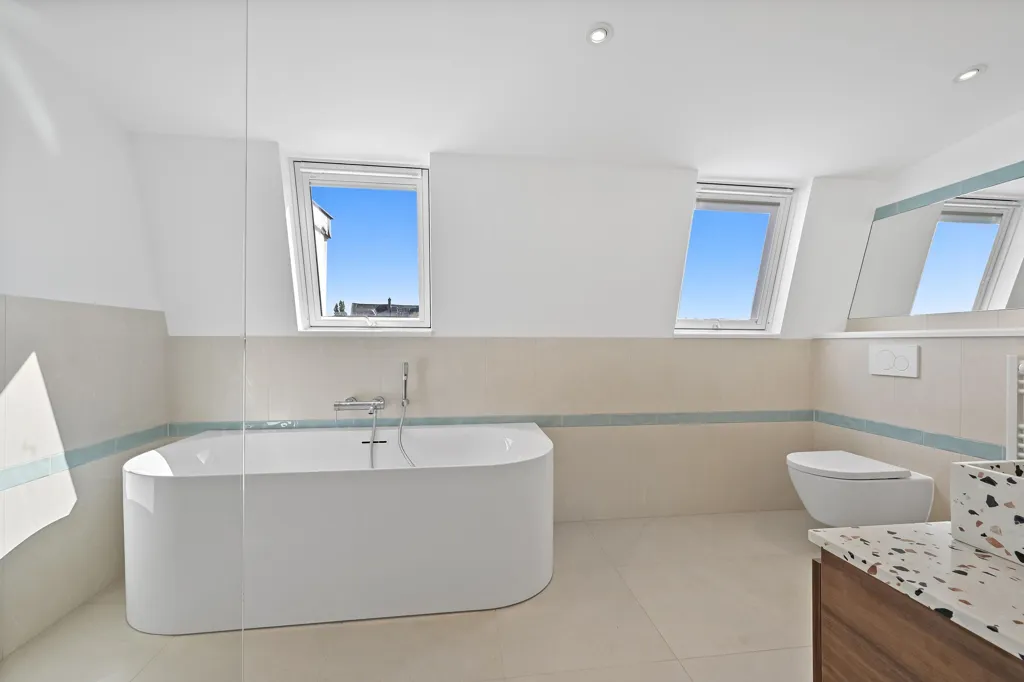 Salles de bain - Luxury Apartment with Garden in Den Haag