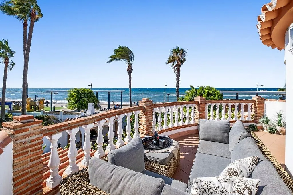 Terrass - Modern Semi-Detached Chalet with Pool in Torrox Costa