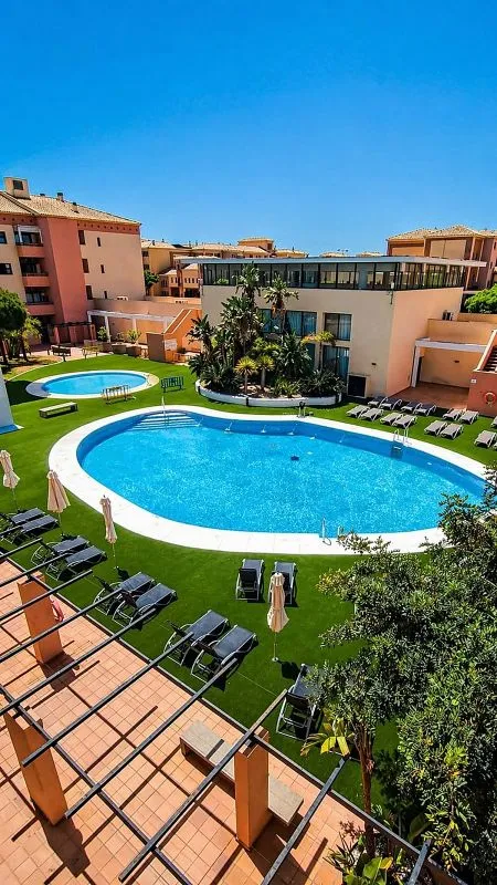 Piscina - 1-Bed Apartment with Pool on Avenida Del Decano