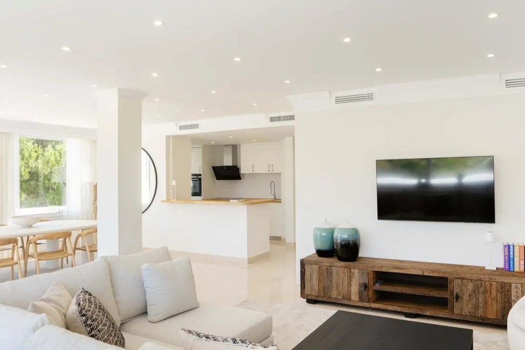 Elutuba - Penthouse with Golf Course Views in Marbella