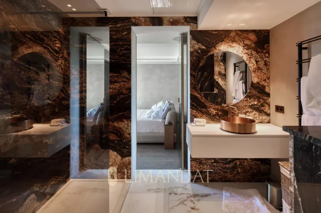 Salles de bain - Villa de luxe avec vue mer à Cannes