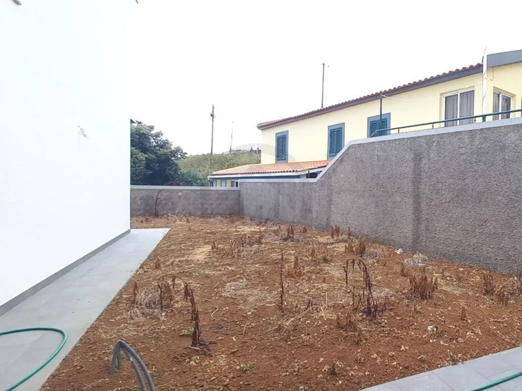 Jardin - Modern Semidetached House with Garden in Sao Roque