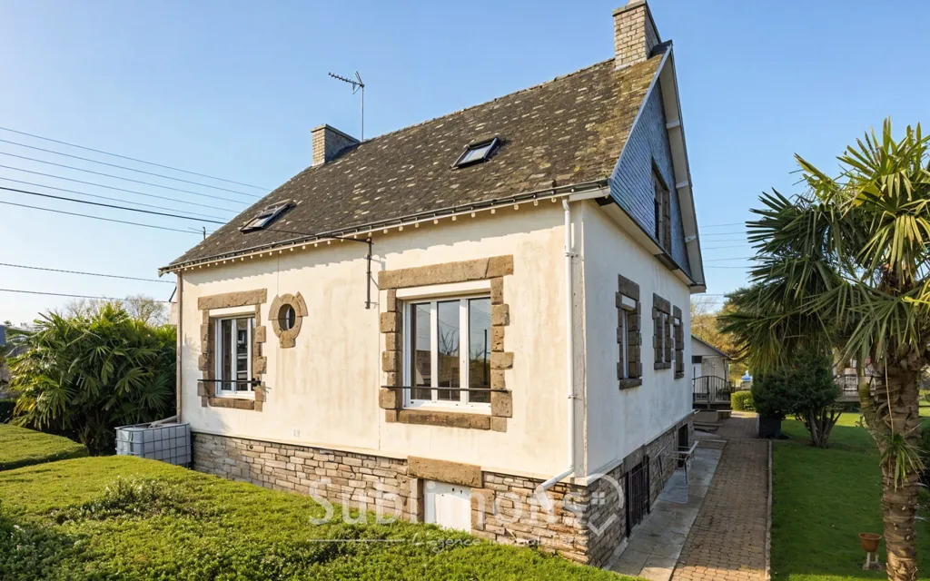 Extérieur - Maison Lumineuse avec Balcon au Centre d'Elven