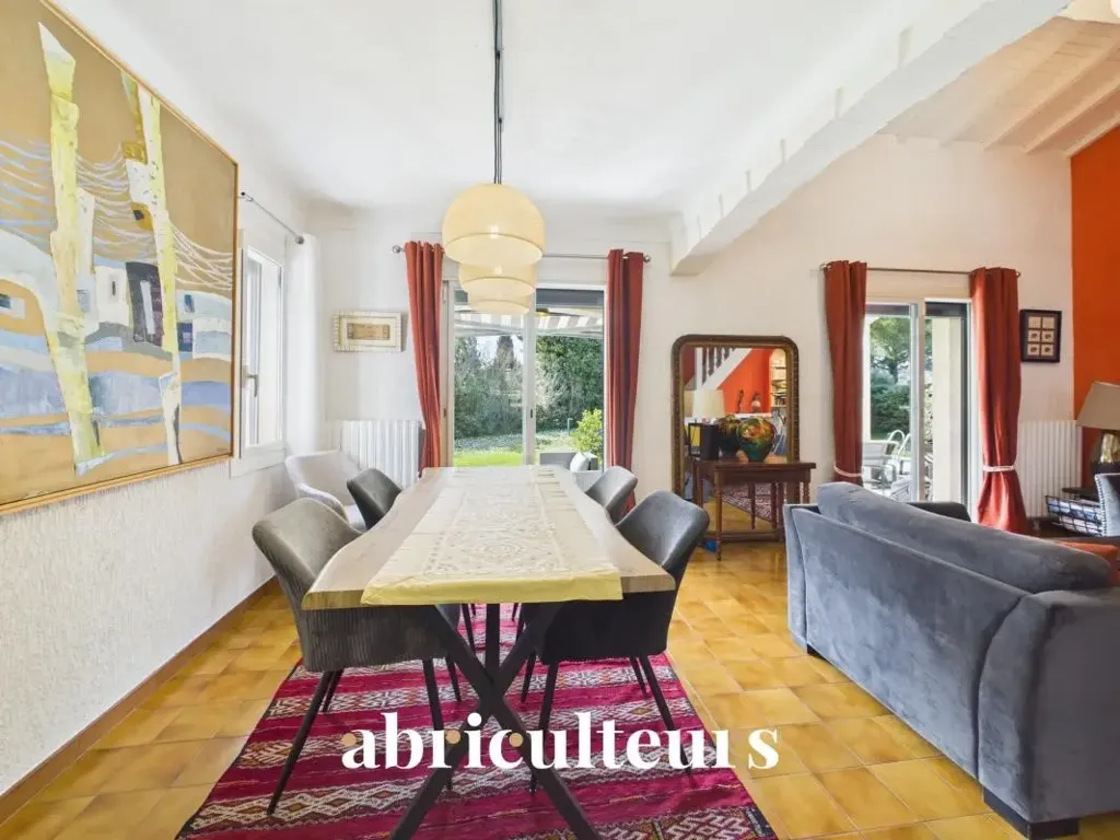 Salle à manger - Villa avec Piscine à Arles Trinquetaille