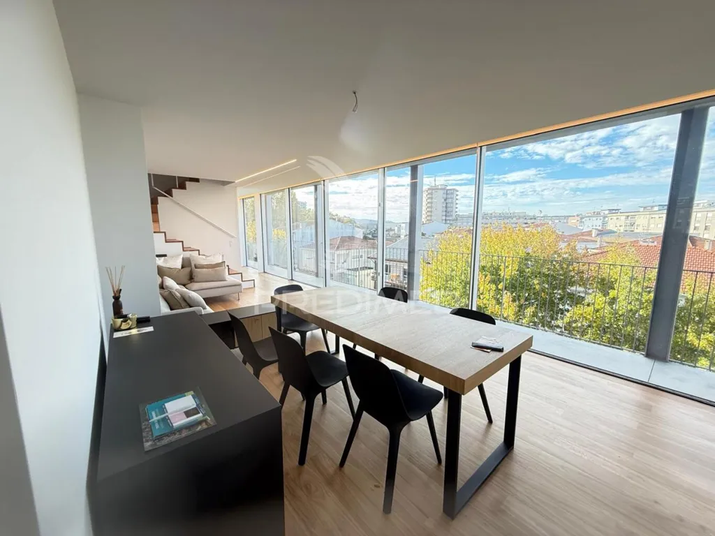 Söögituba - Duplex Apartment with Terrace in Trofa Centre