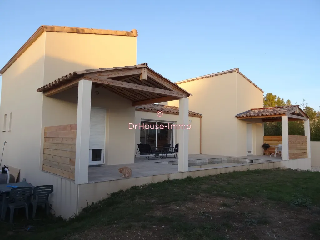 Extérieur - Maison avec Piscine et Terrasse à Rousson