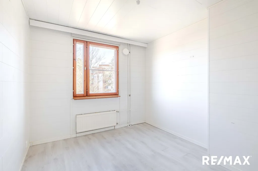 Rooms - Apartment with Balcony in Helsinki Vesala