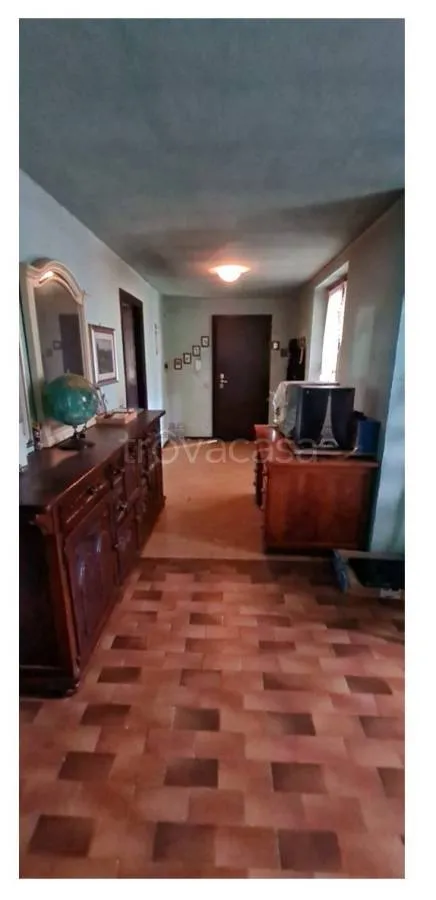 Entrée - Auctioned Rustic Apartment with Balcony in Imbersago