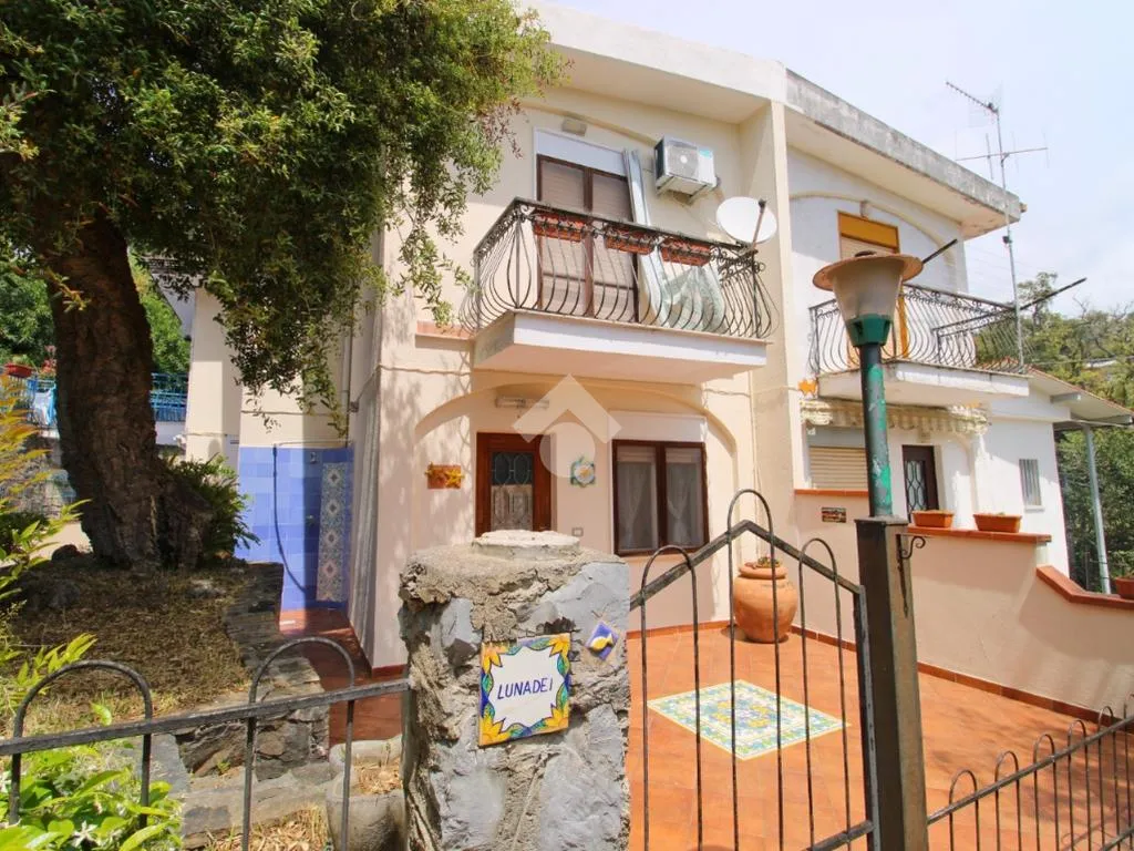 Extérieur - Duplex with Private Garden in Villammare
