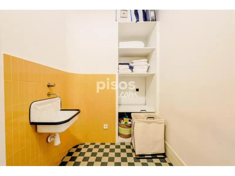 Vannitoad - Luxury Apartment with Interior Garden in Madrid