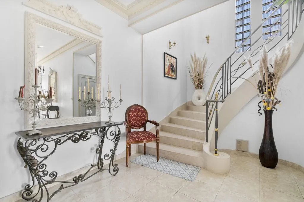 Esik - Luxury House with Panoramic View in Hardricourt