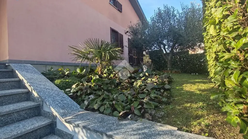 Toad - Signorile Villa with Garden in Opera