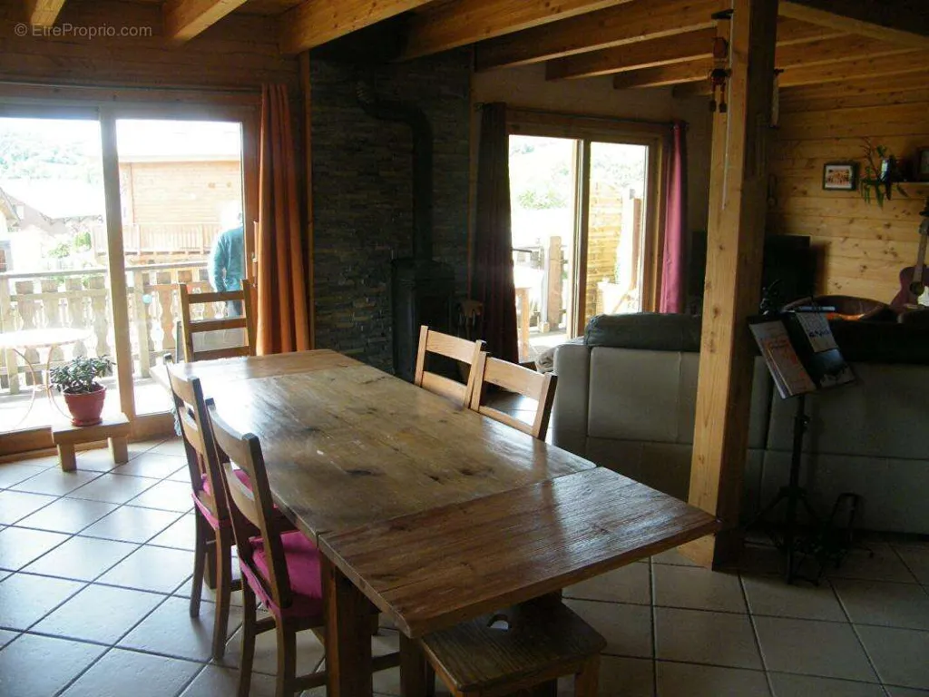 Salle à manger - Chalet avec Vue Montagne à Ancelle