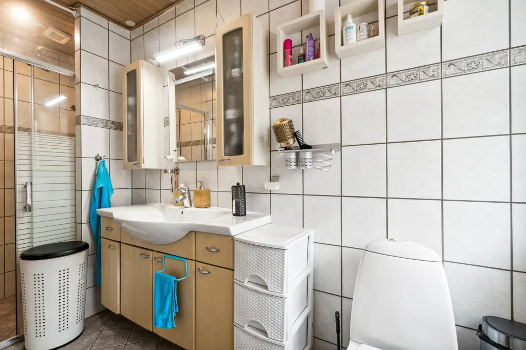 Bathrooms - Villa with Play Area near Give