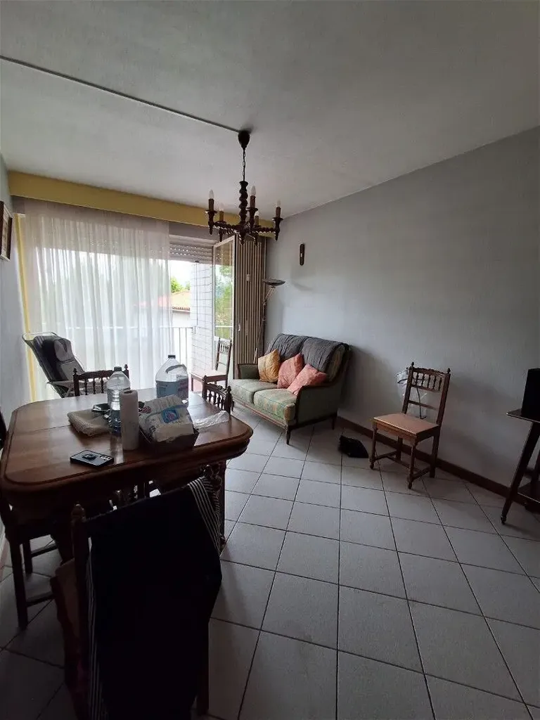 Söögituba - Meubled 4-Piece Apartment with Balcony in Le Péage-de-Roussillon