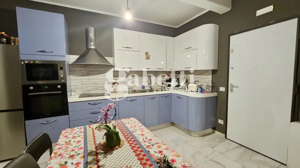 Cuisine - Rustic 4-Room Apartment with Terraces in Florence