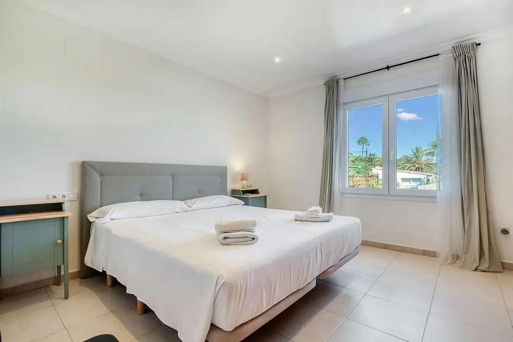 Bedrooms - Chalet with Sea View and Pool in Cap Martí