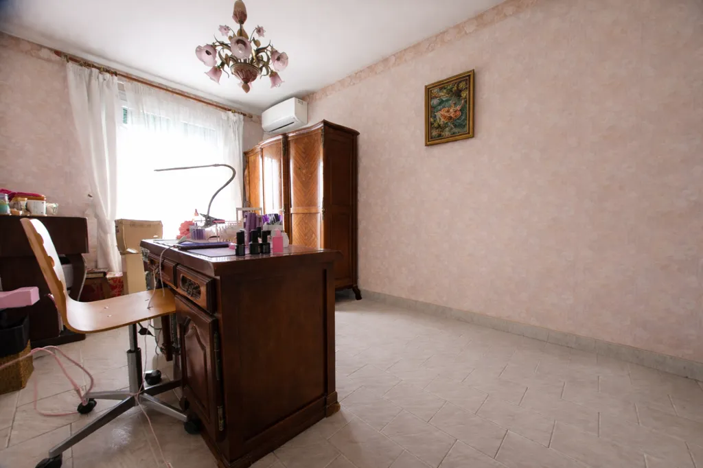 Bureau - Villa de Plain-Pied avec Garage à Vitrolles