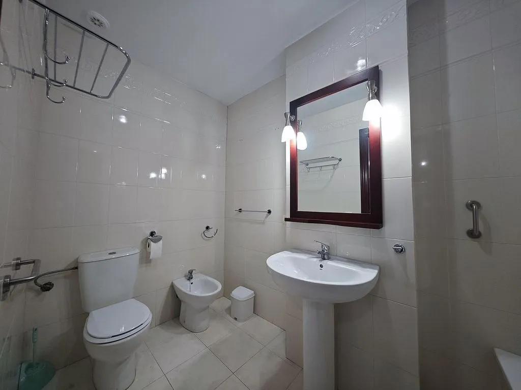 Bathrooms - Apartment with Balcony in Urban Centre, Chiclana