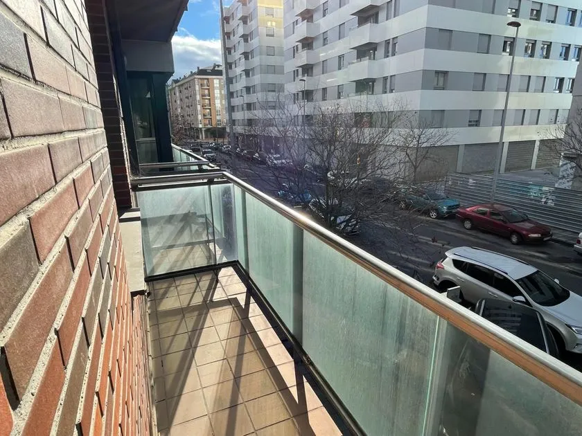 Balcone - Apartment with Balcony in La Rosaleda, Ponferrada