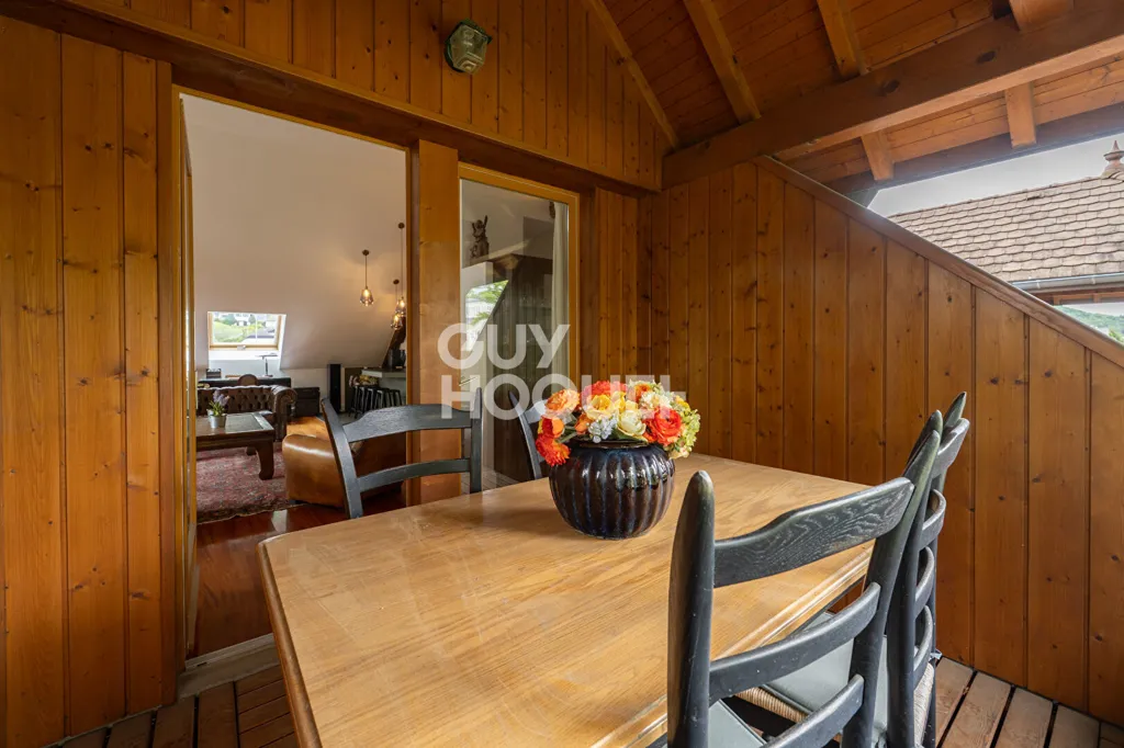 Dining Room - 5-Piece Apartment with Balcony in Sevrier