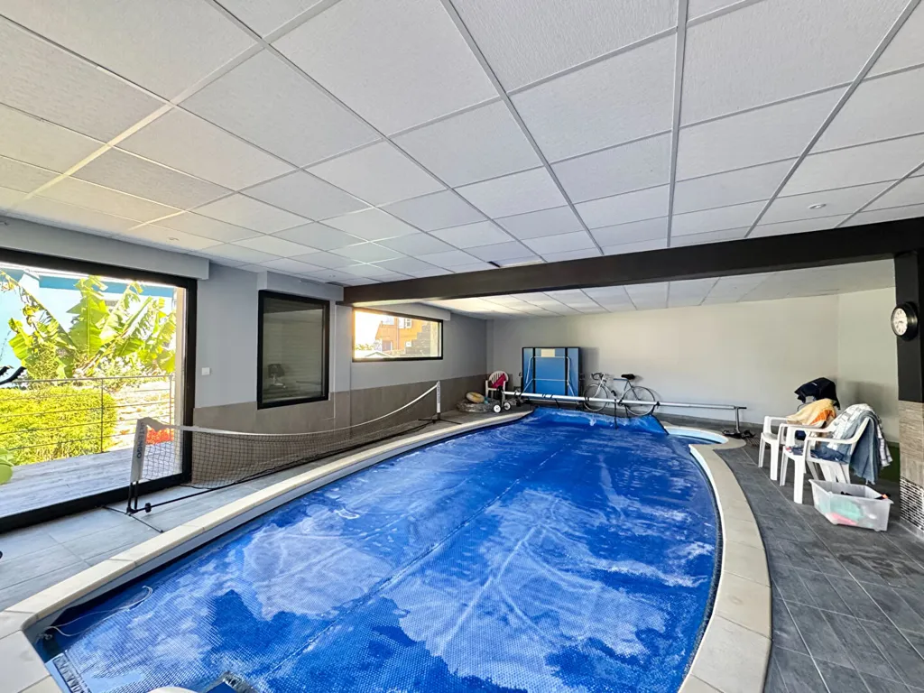 Piscina - House with Indoor Pool in Lorient Centre
