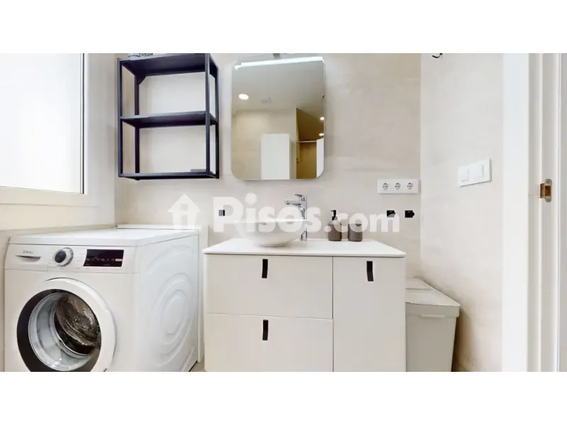 Lavanderia - Bright Apartment with Balcony in Poble Sec