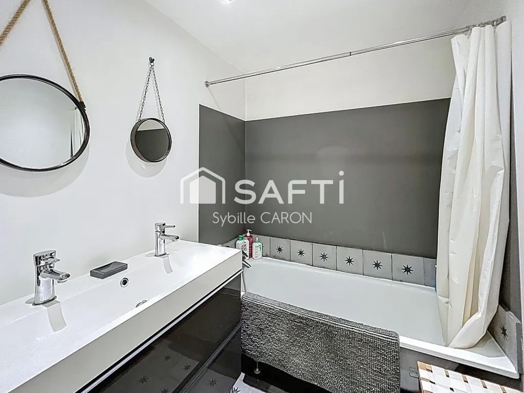 Salles de bain - Maison Rénovée avec Jardin à Clamart