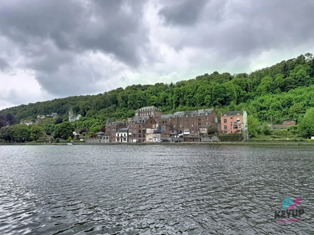 61 m² Apartment with Renovation Potential in Dinant