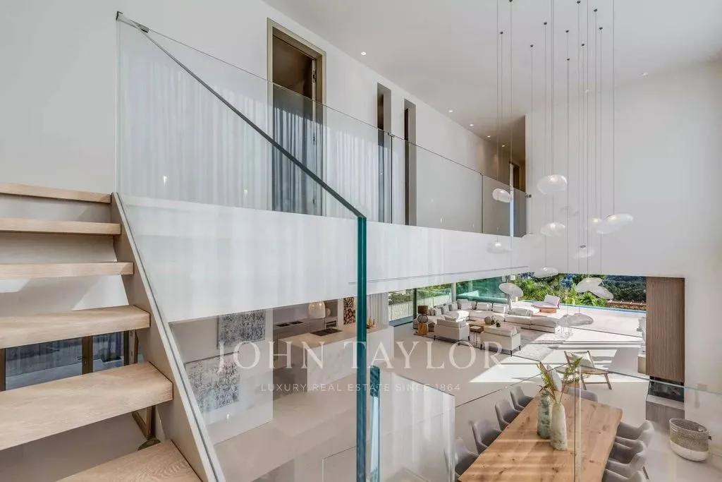 Pièces - Luxury Villa with Sea View in Bendinat
