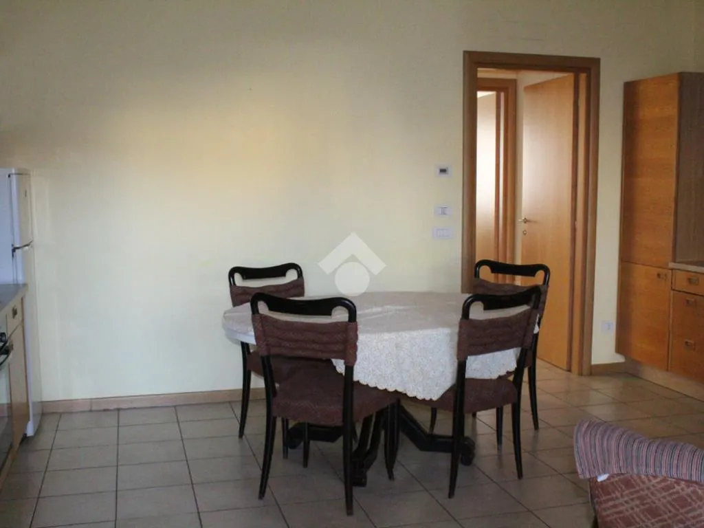 Söögituba - Bright Two-Bedroom Apartment with Terrace in Bergamo