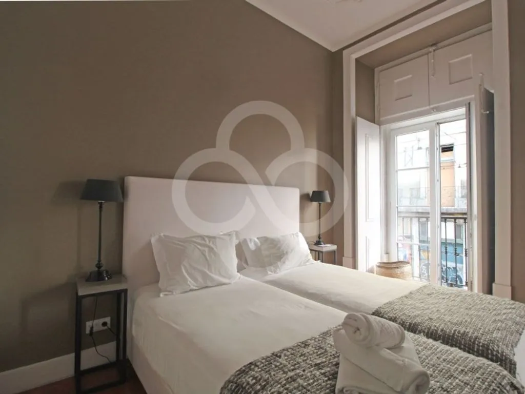 Chambres - Fully Renovated 2-Bed Flat in Bica, Lisbon