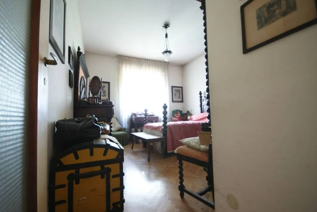 Kabinet - Triplex Flat to Restructure in Milan