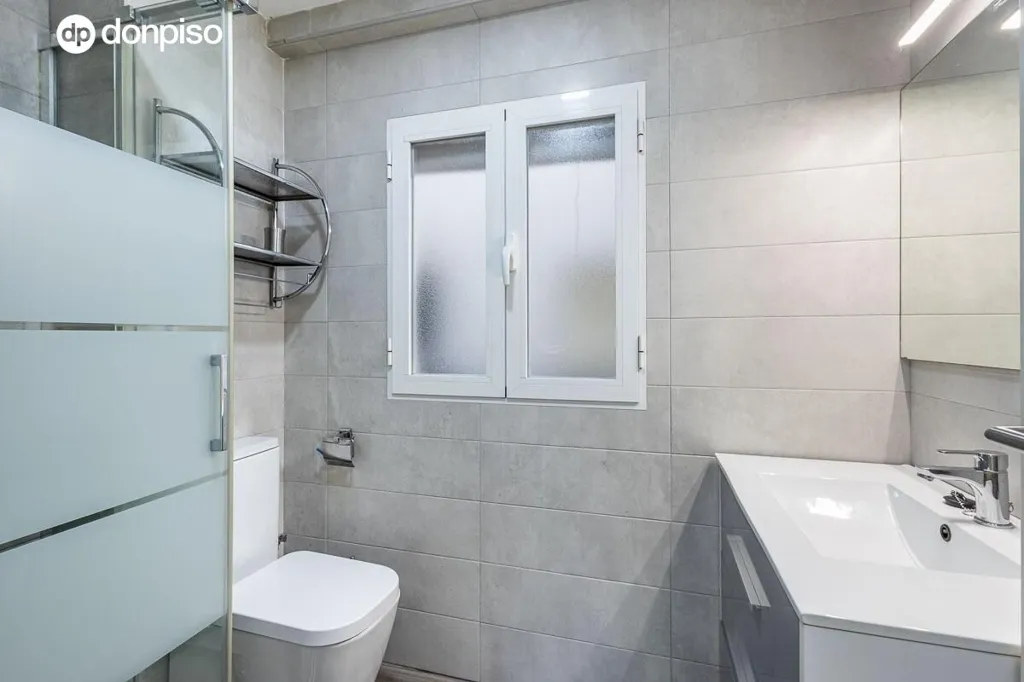 Vannitoad - Modern Flat with Terrace in Avenida Cervantes, Granada