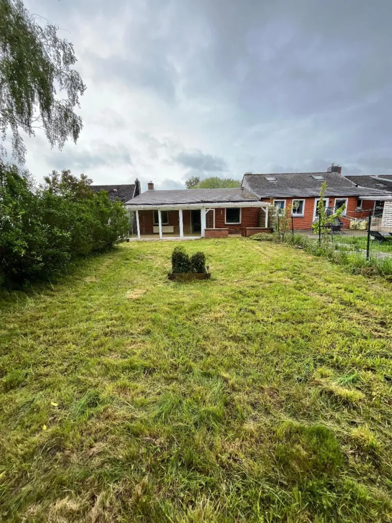 Jardin - Maison en Pierre avec Jardin à Rénover