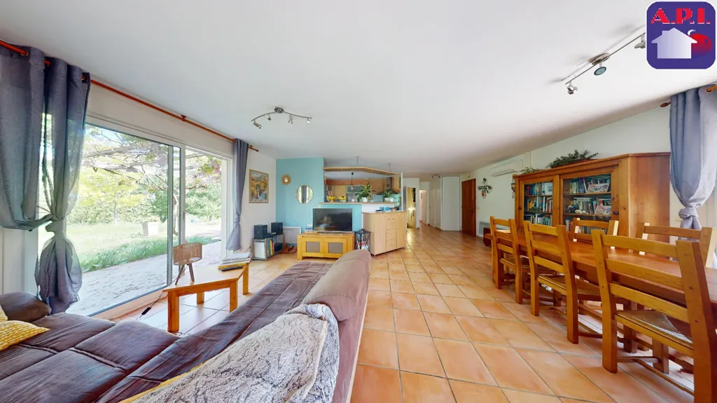 Salle à manger - Villa Luxueuse avec Piscine à Nailloux