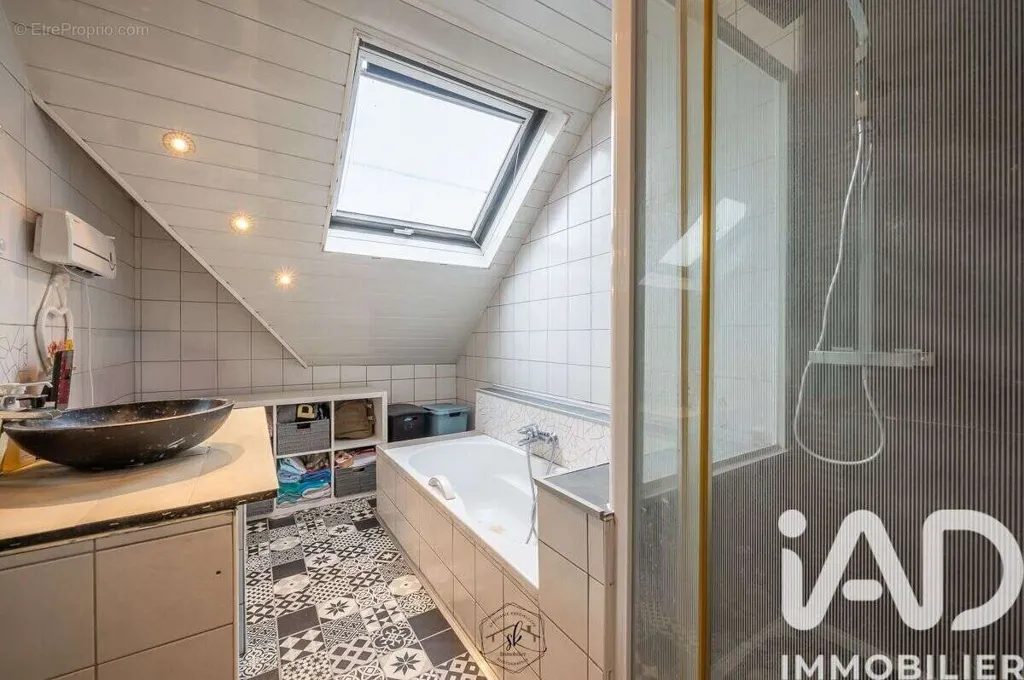 7-toaline maja asukohas Mondelange