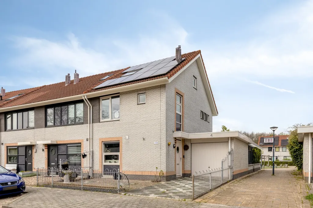 Välivaade - Corner House with Private Driveway in Hoorn