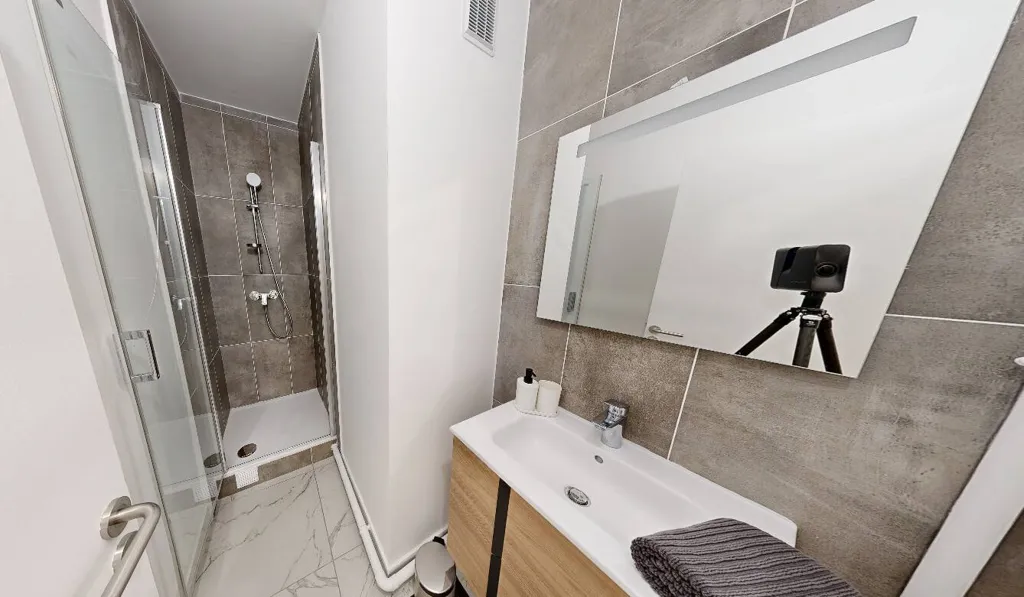 Salles de bain - Appartement Meublé dans le 16e Arrondissement de Paris