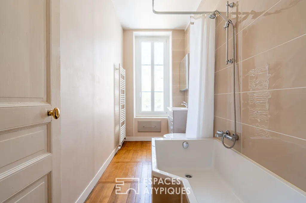 Salles de bain - Maison Bourgeoise avec Jardin au Cœur de Blois