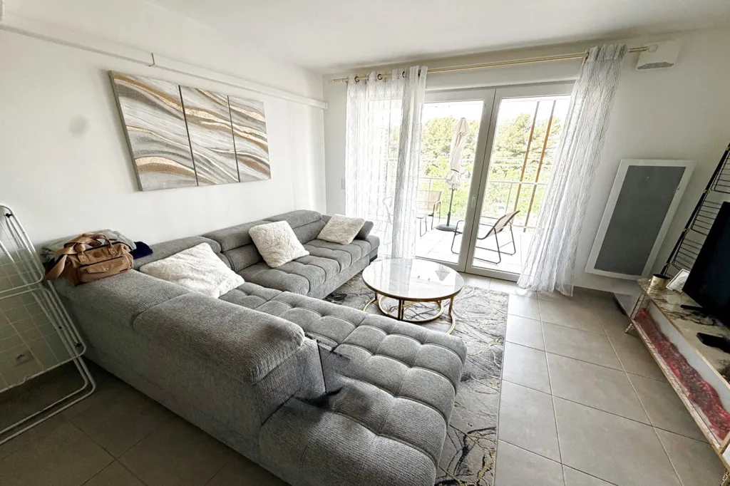 Elutuba - T3 Apartment with Terrace in Rognac