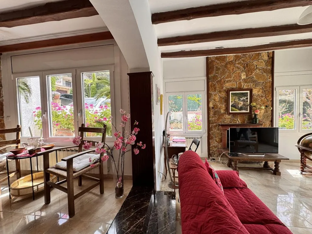 Séjour - Chalet with Pool and Terrace in S'Agaró